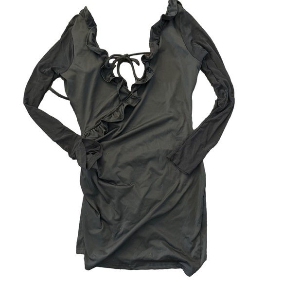 Dresses & Skirts - Little black dress | low back, side tie. Stunning